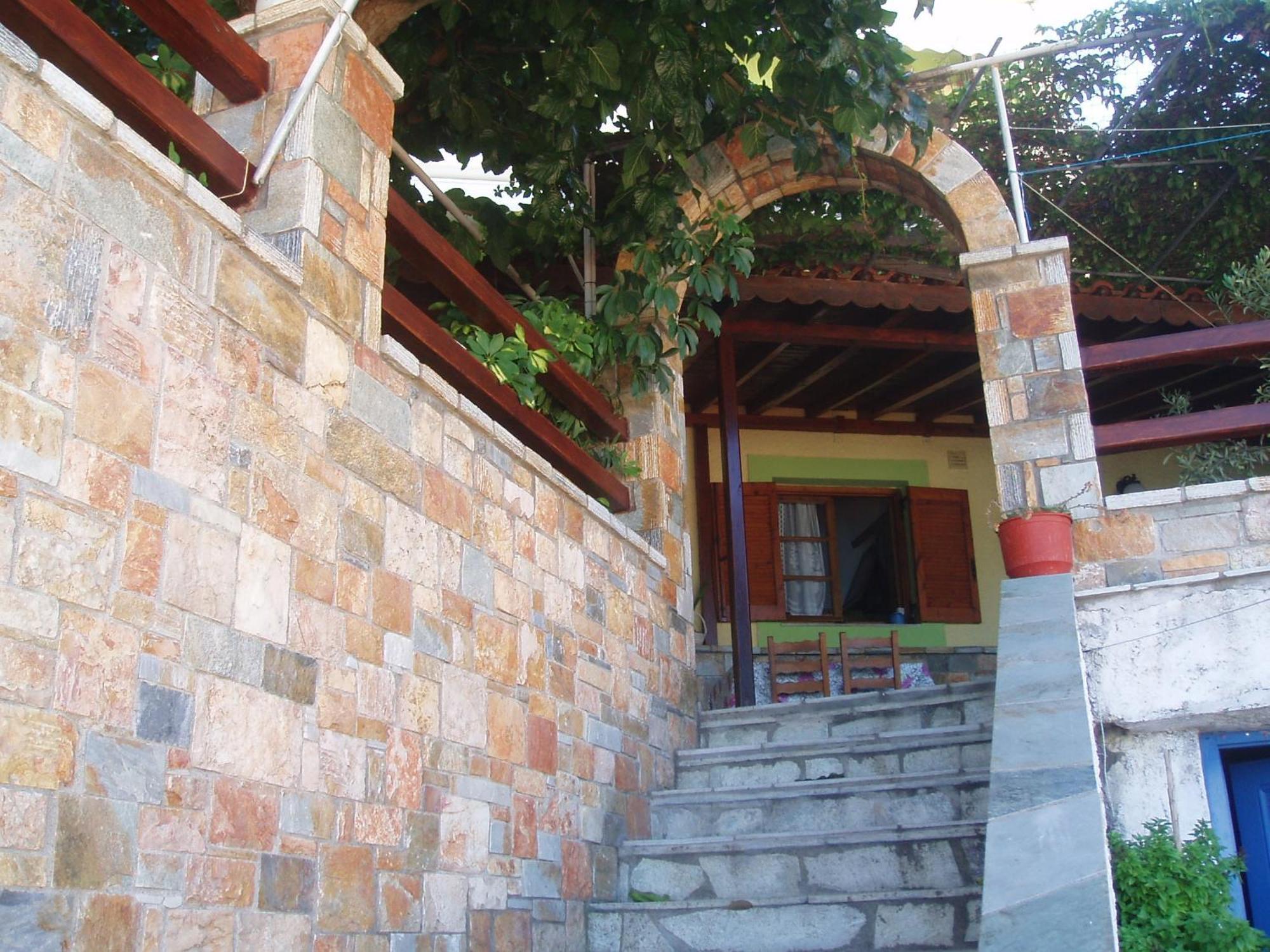 Haravgi Hotel Patitírion Exteriör bild