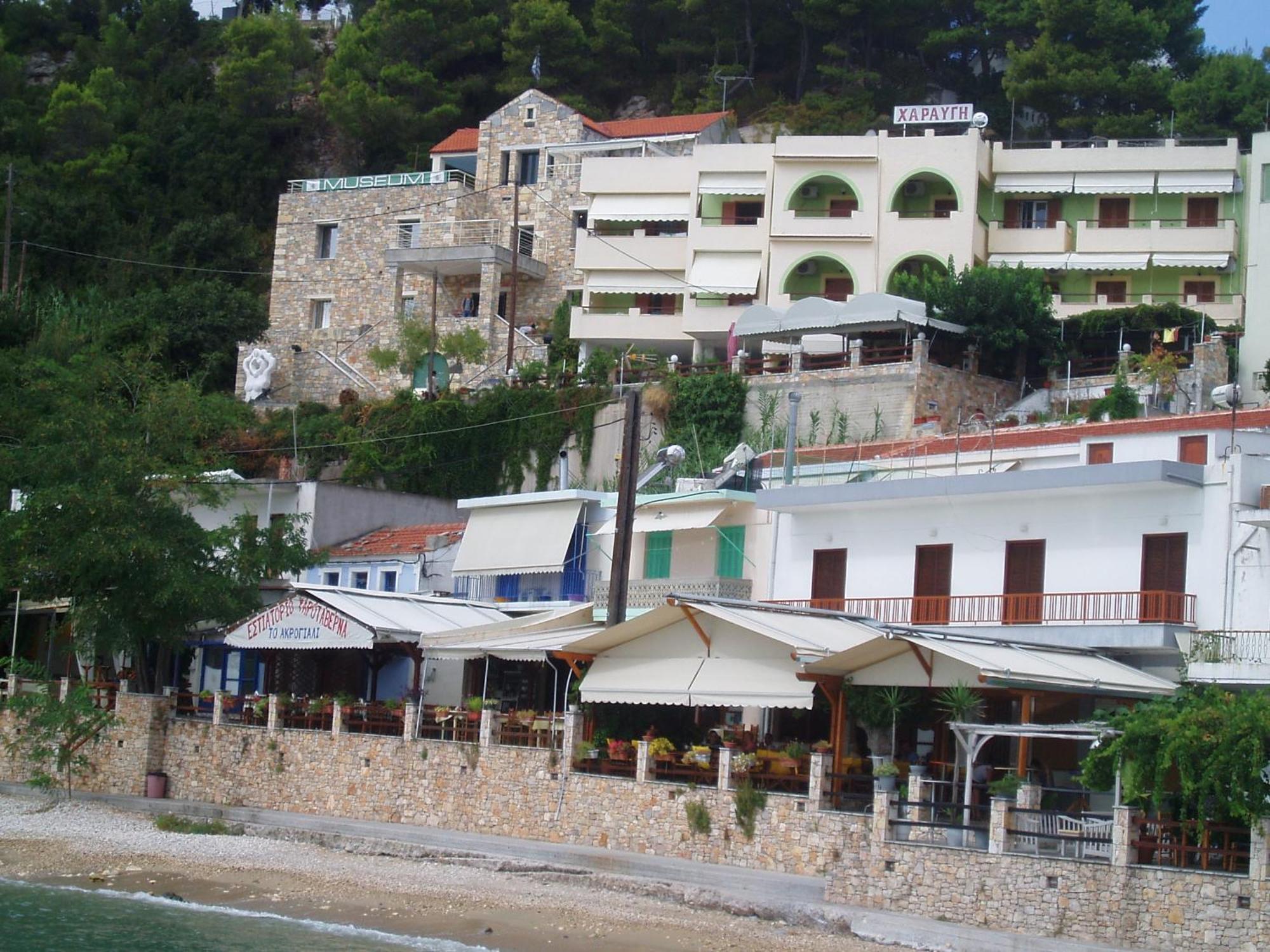 Haravgi Hotel Patitírion Exteriör bild