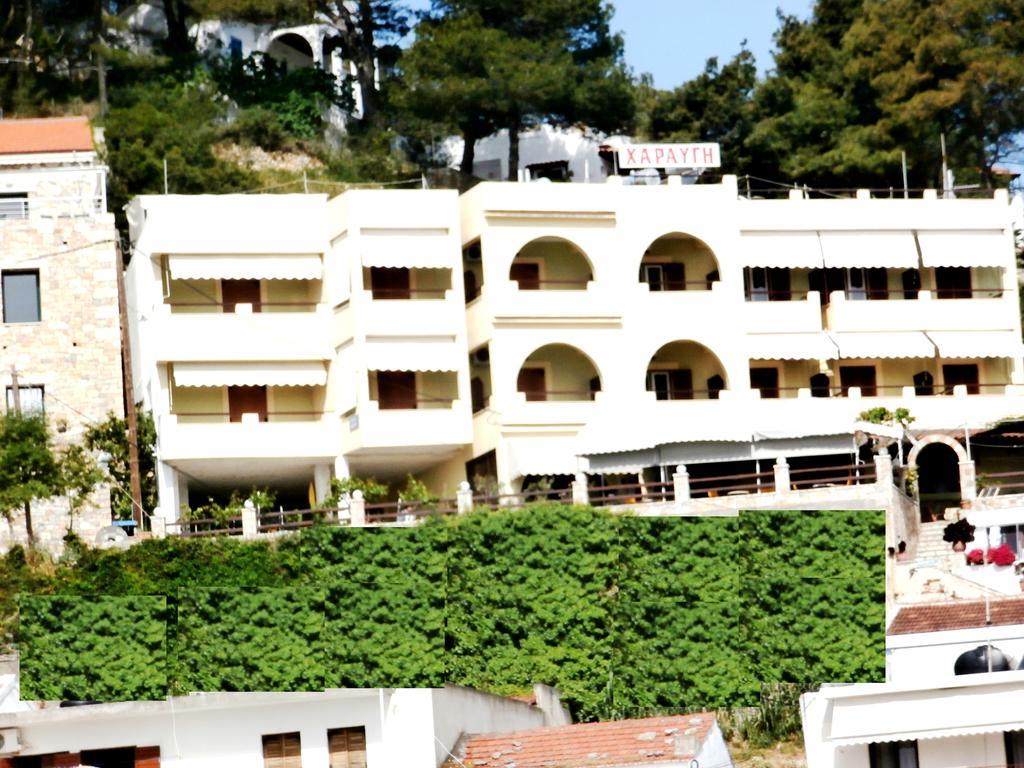 Haravgi Hotel Patitírion Exteriör bild