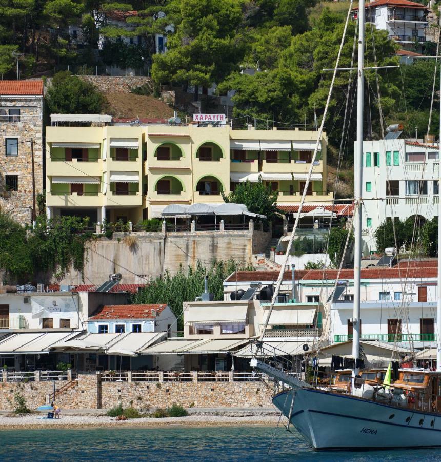 Haravgi Hotel Patitírion Exteriör bild